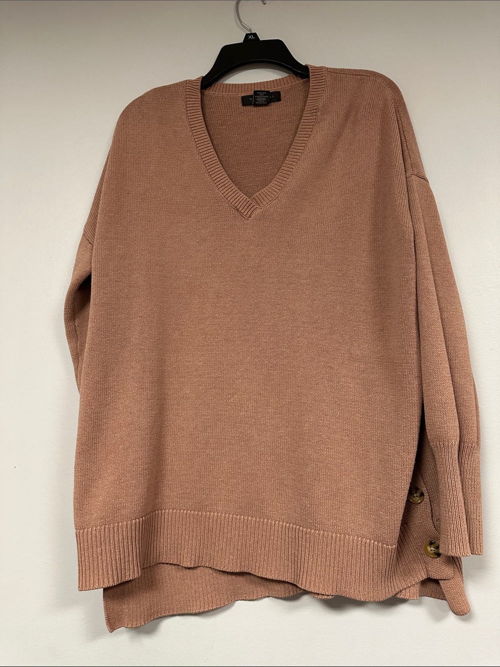 Tahari V-Neck Pullover Cotton Blend, Hi - Lo Hem,  Cute Side Buttons Sweater XL